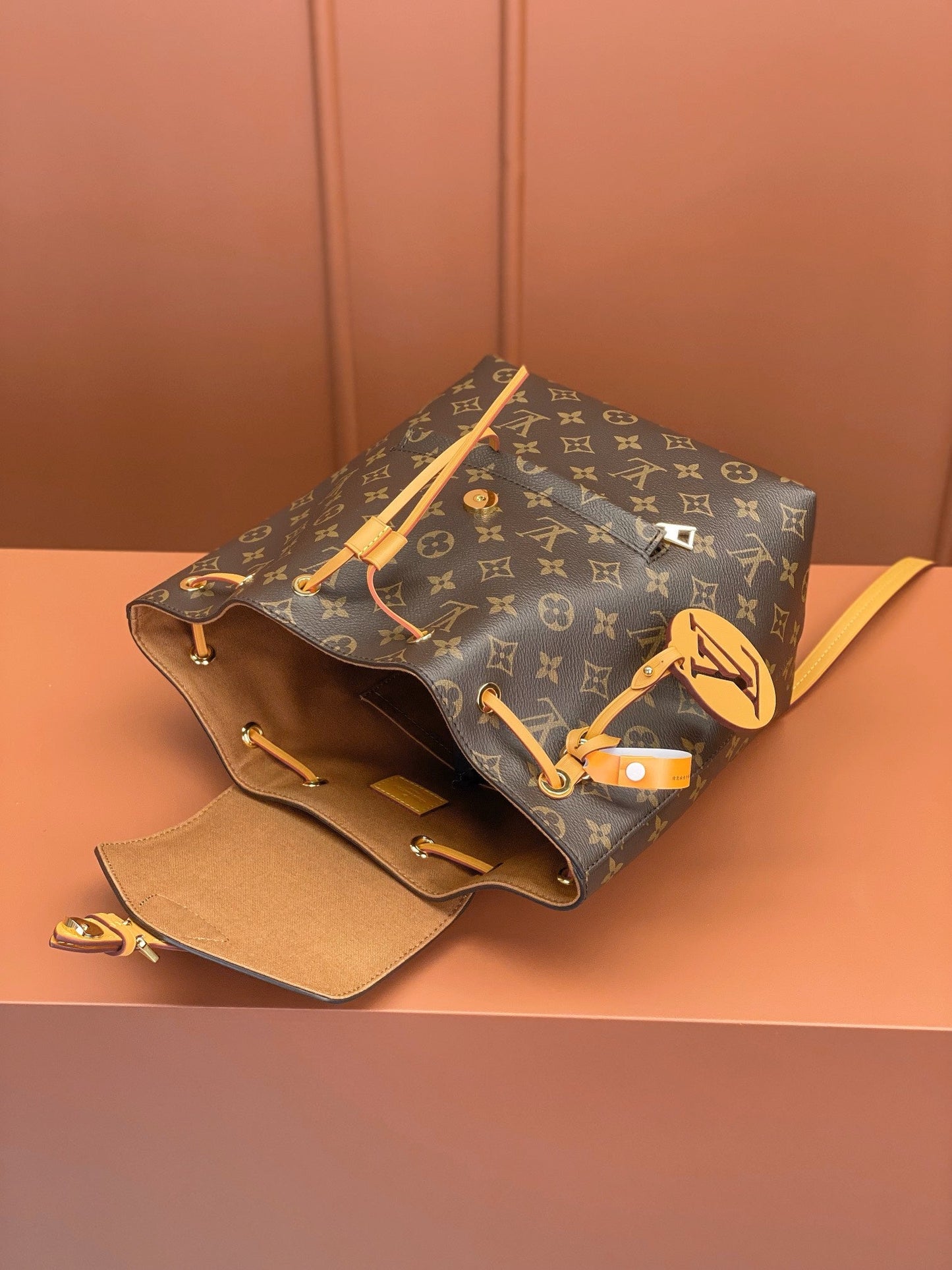 0528 Monogram Monsouris Nm Bb