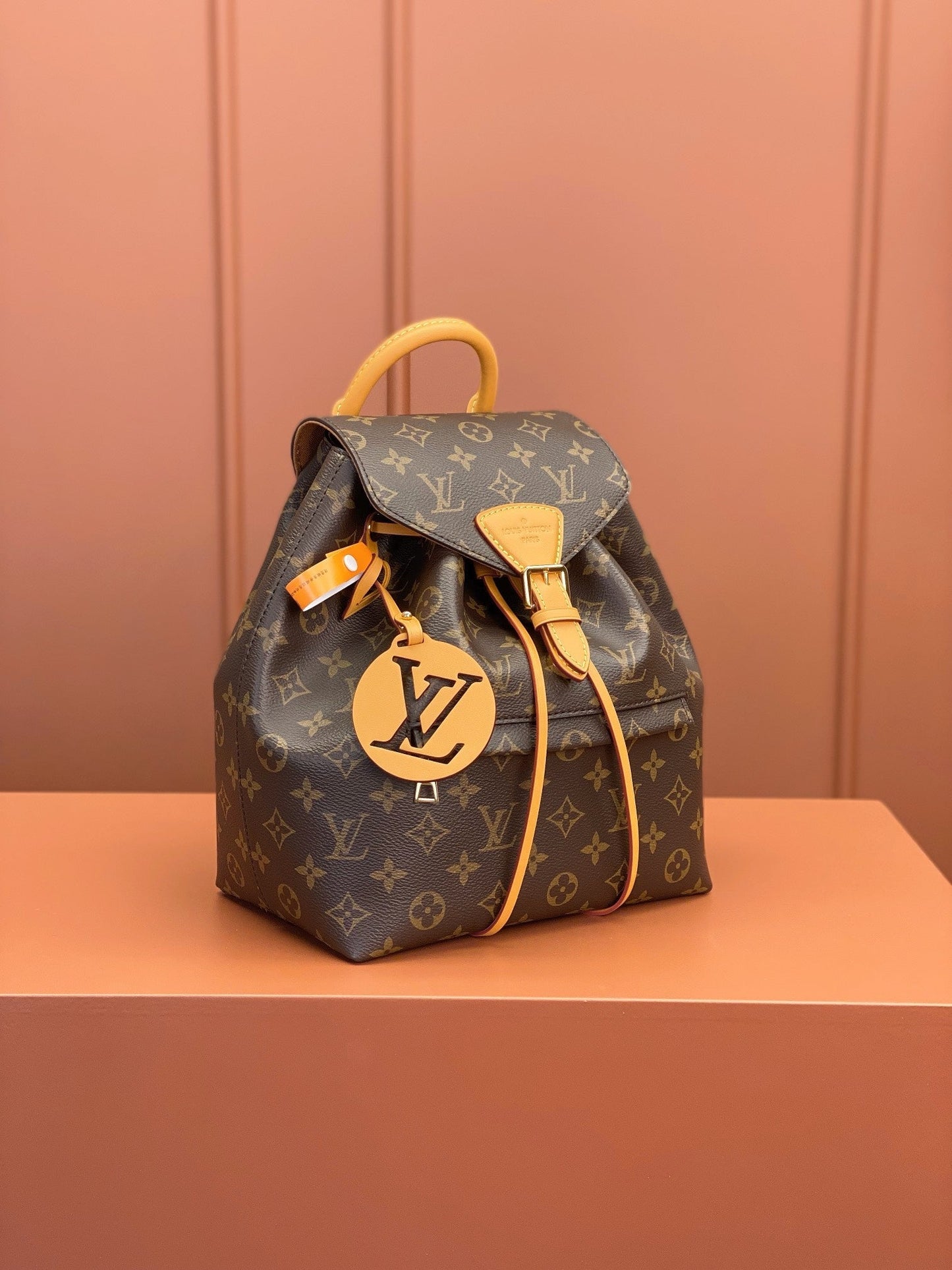 0528 Monogram Monsouris Nm Bb