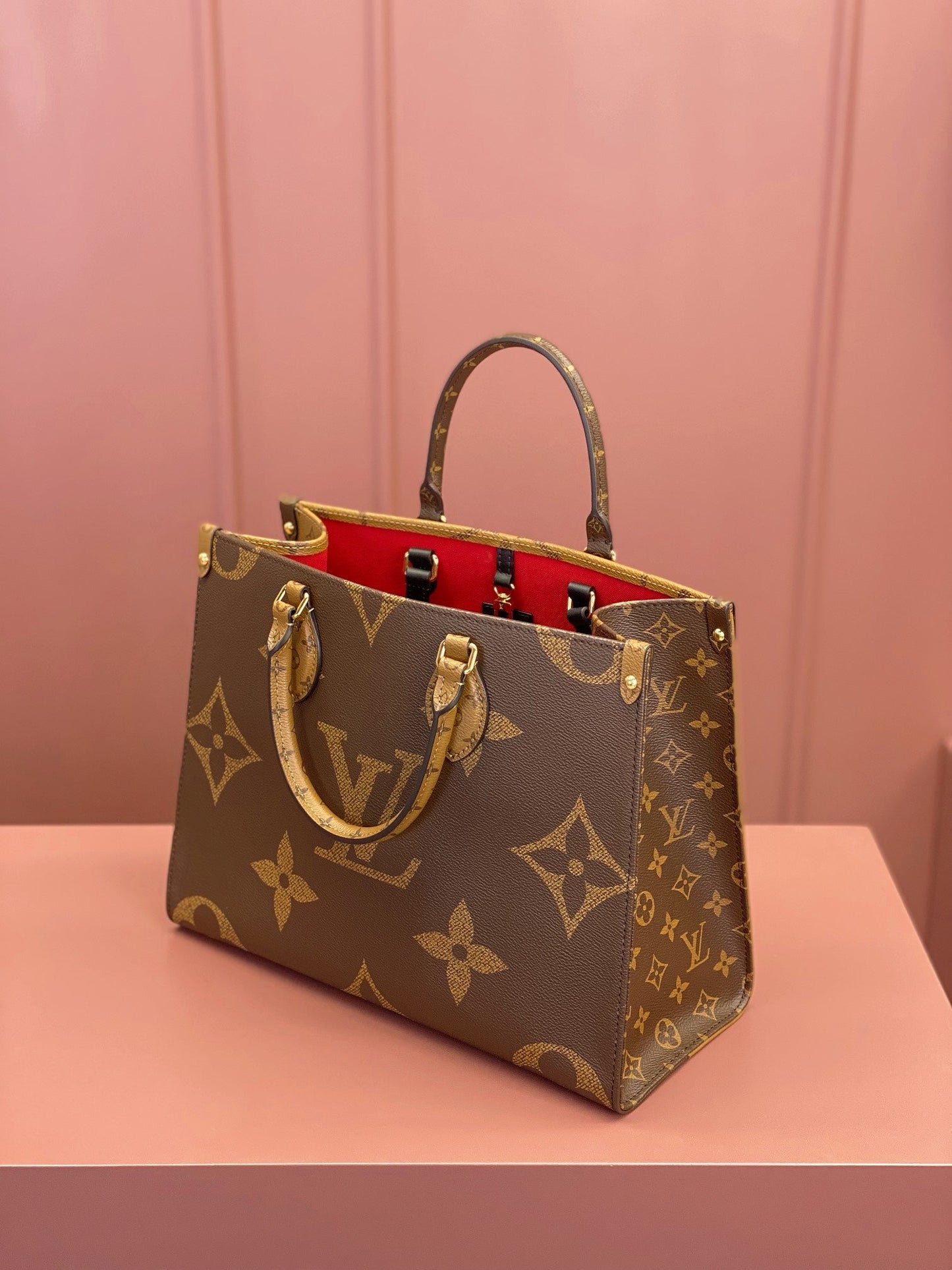 0528 OnTheGo MM Monogram