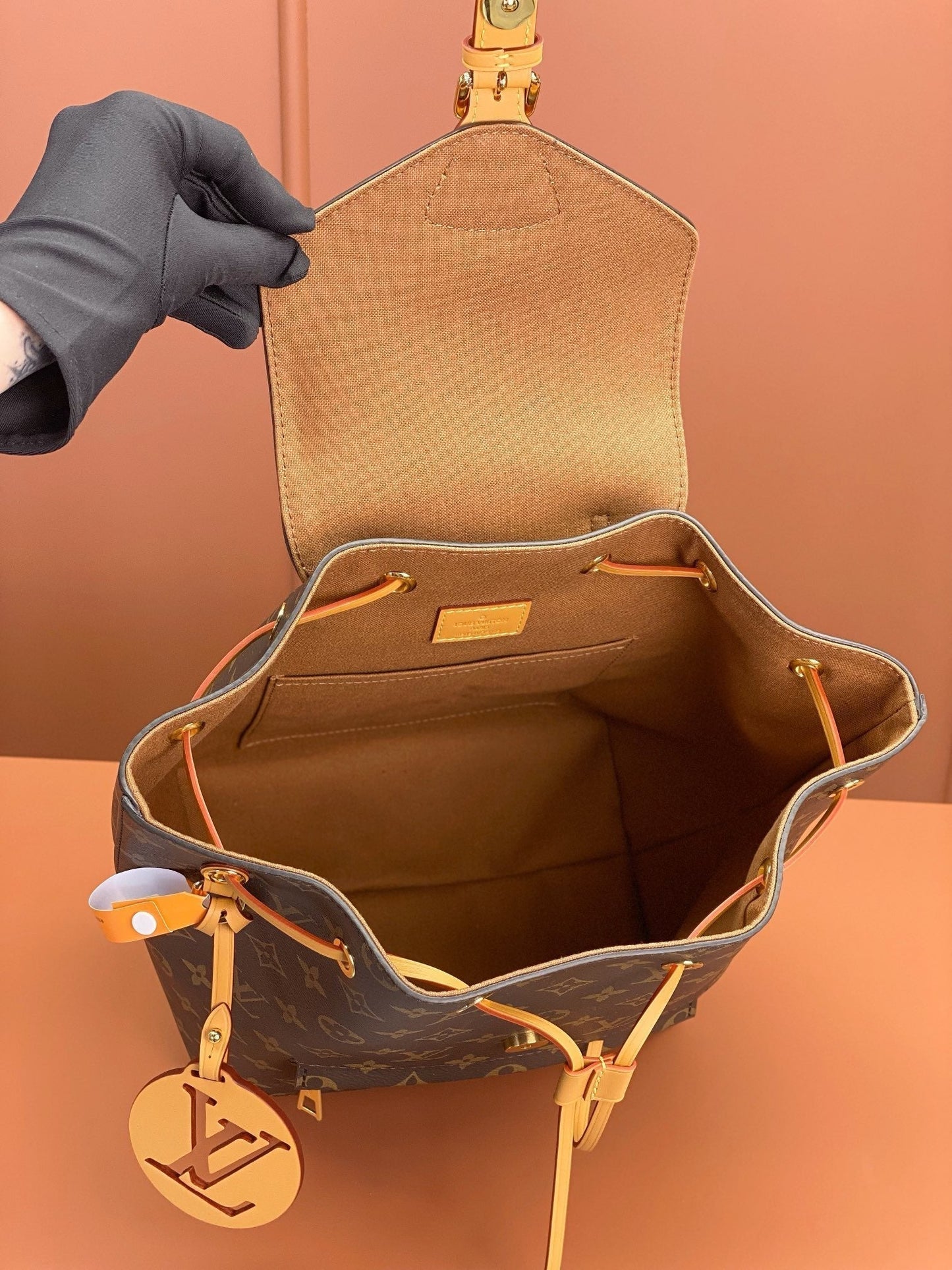 0528 Monogram Monsouris Nm Bb