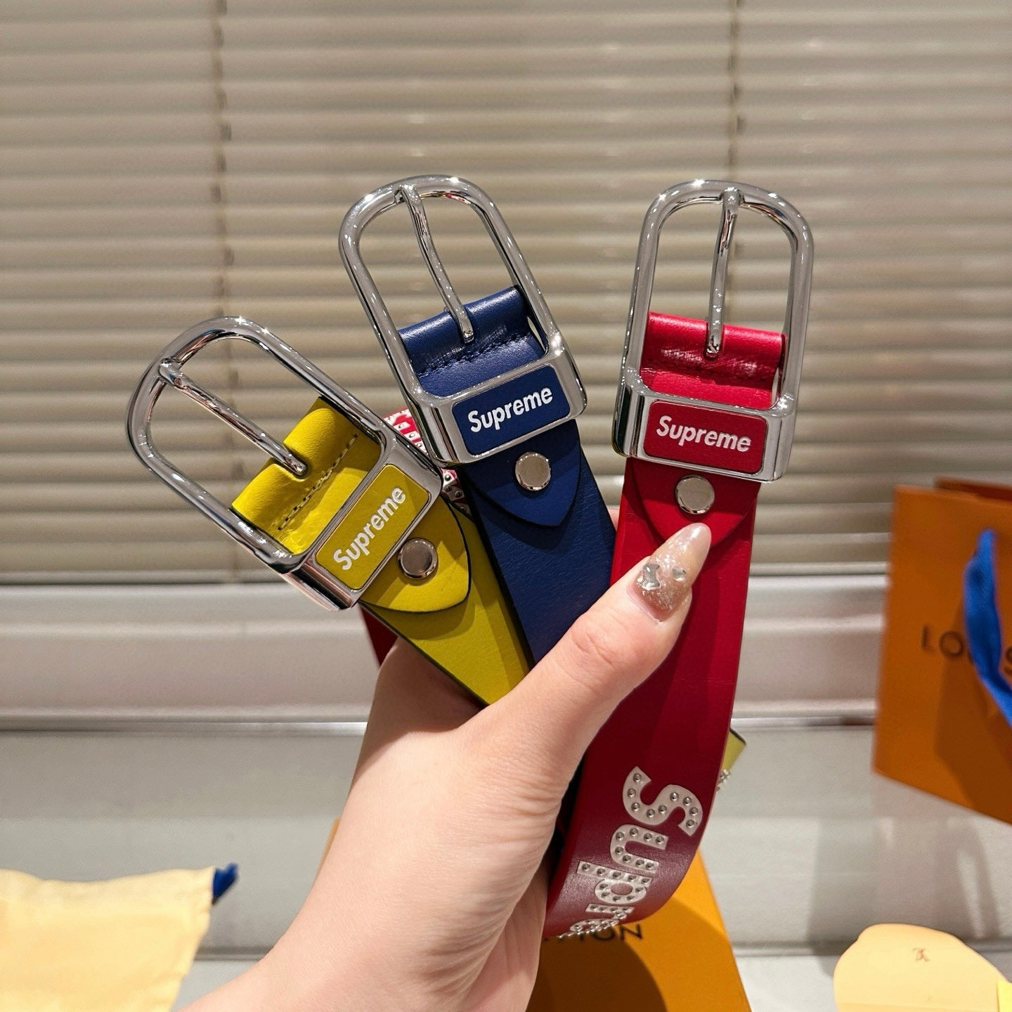 Supreme Steel buckle, fine-grained leather